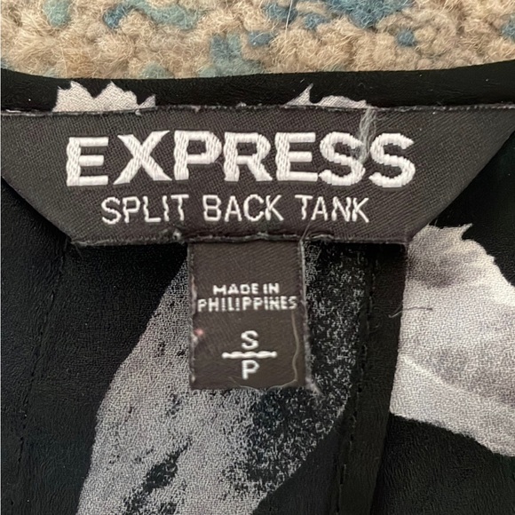 Express Split Back Tank - Picture 4 of 4